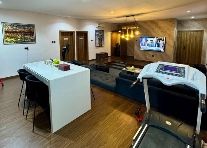 House 12 Two-Bed Studio Apartment