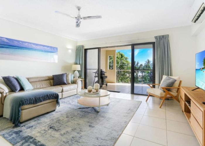 Waves & Wonders Ocean view apartment