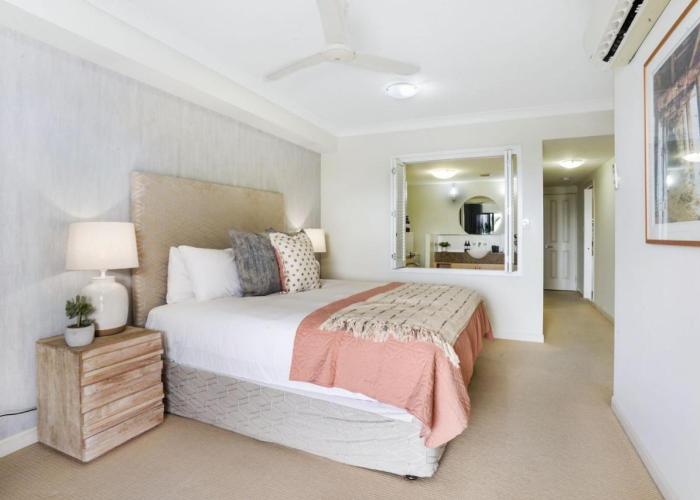 Waves & Wonders Ocean view apartment