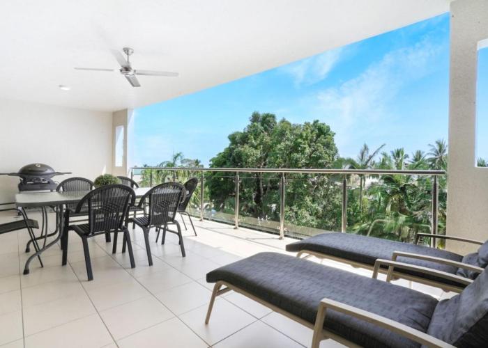 Waves & Wonders Ocean view apartment