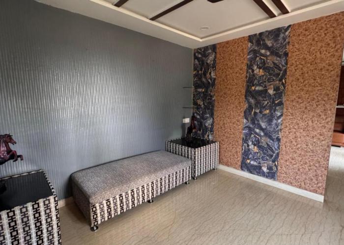 Independent flat kompally