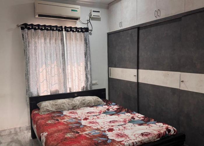 Independent flat kompally