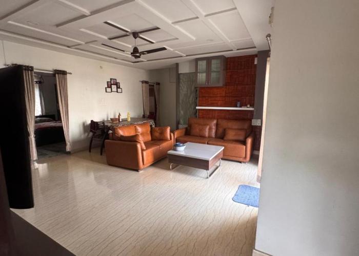 Independent flat kompally