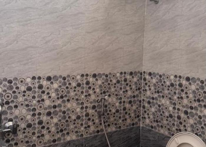 Independent flat kompally