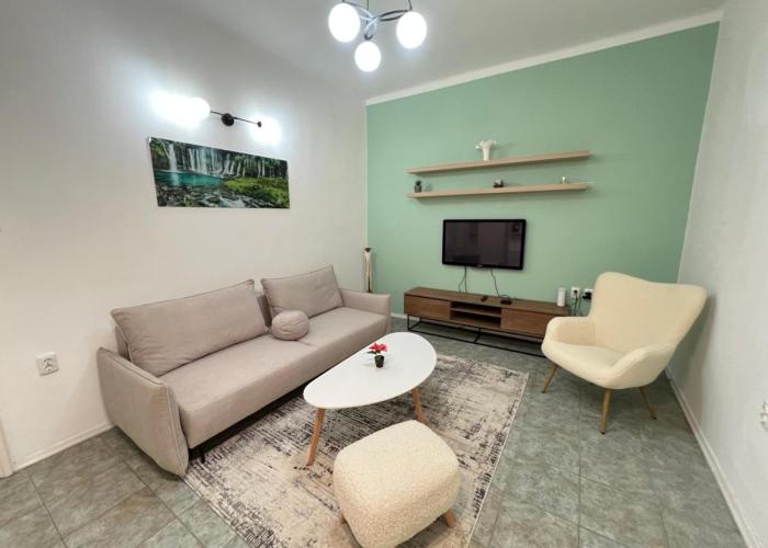 Florence family 2BDR Apt - min from Serdika w WiFi