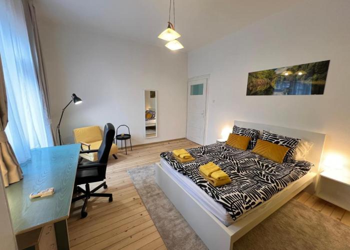 Florence family 2BDR Apt - min from Serdika w WiFi