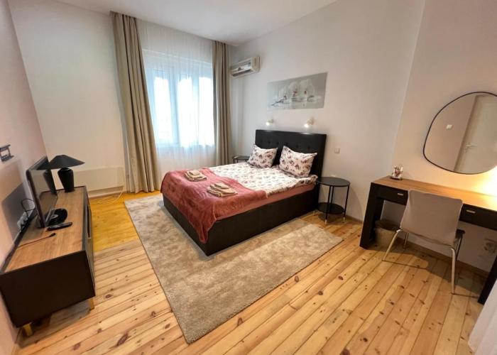 Florence family 2BDR Apt - min from Serdika w WiFi