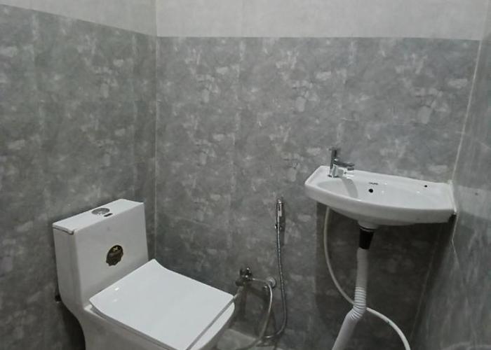 Hotel Braj Nikunj ! near new Rangj ji Temple, Prem mandir, ISCKON temple ! Fully air conditioned and prime located place