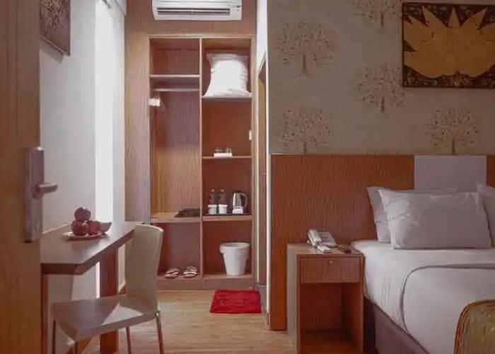 Deivan Hotel