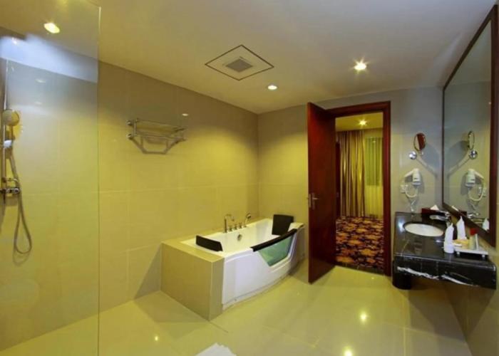 Rocky Plaza Hotel Padang