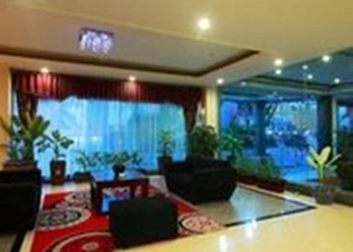 Rocky Plaza Hotel Padang