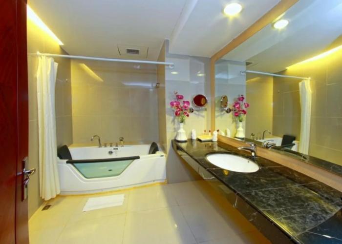 Rocky Plaza Hotel Padang