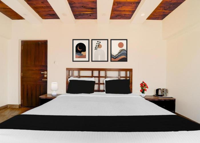 Collection O Charing Cross Ooty