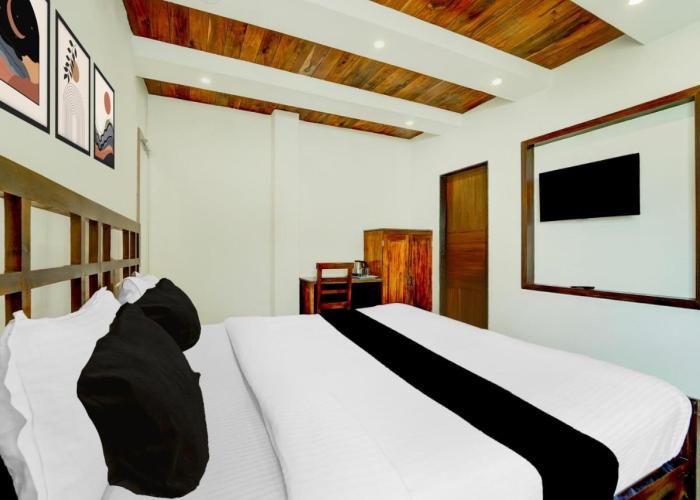 Collection O Charing Cross Ooty