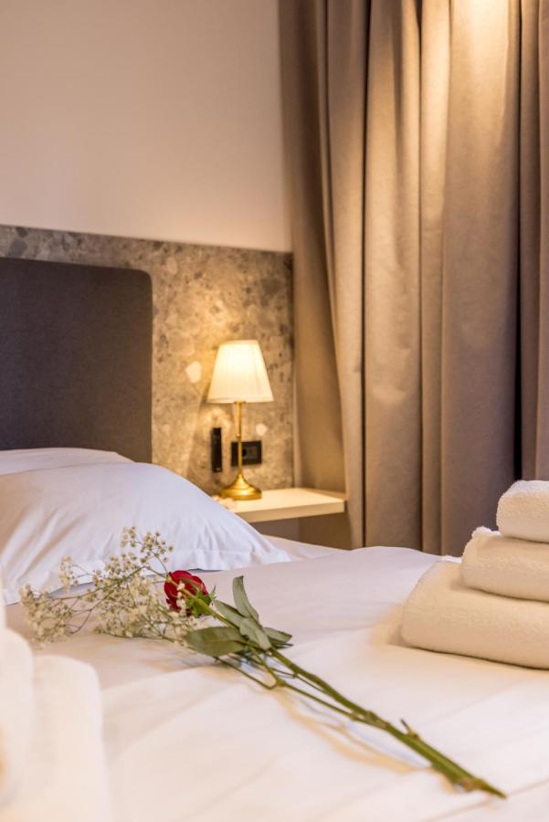 фото Riviera Suites