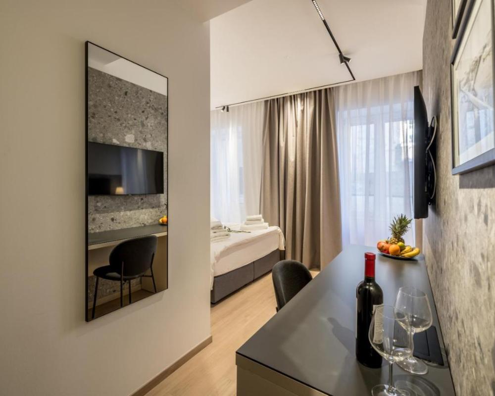 фото Riviera Suites