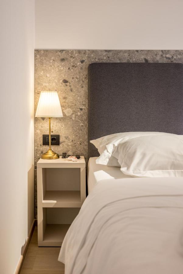 фото Riviera Suites