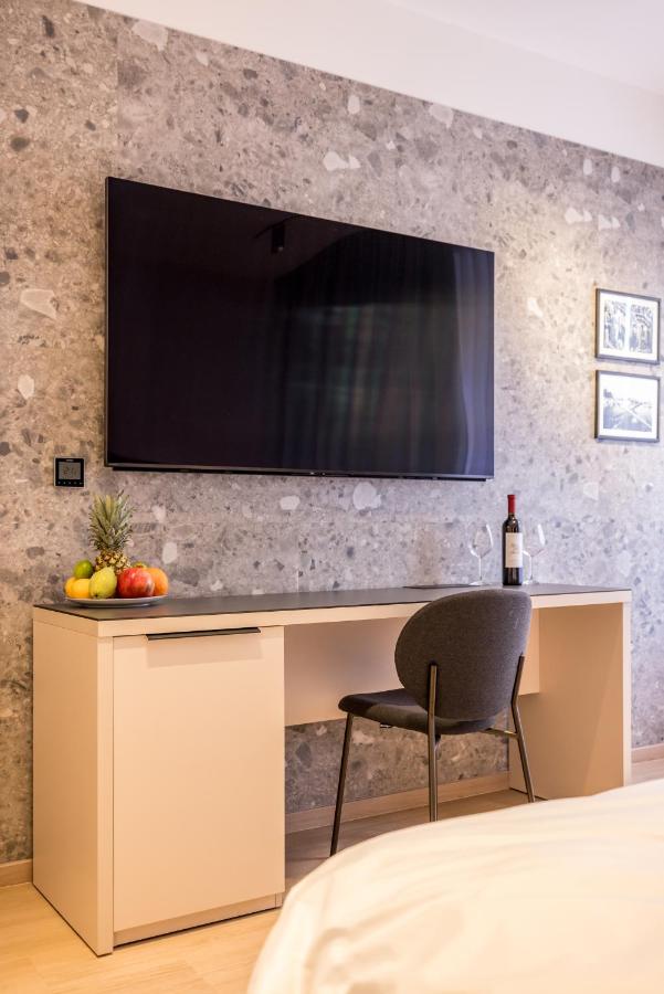 фото Riviera Suites