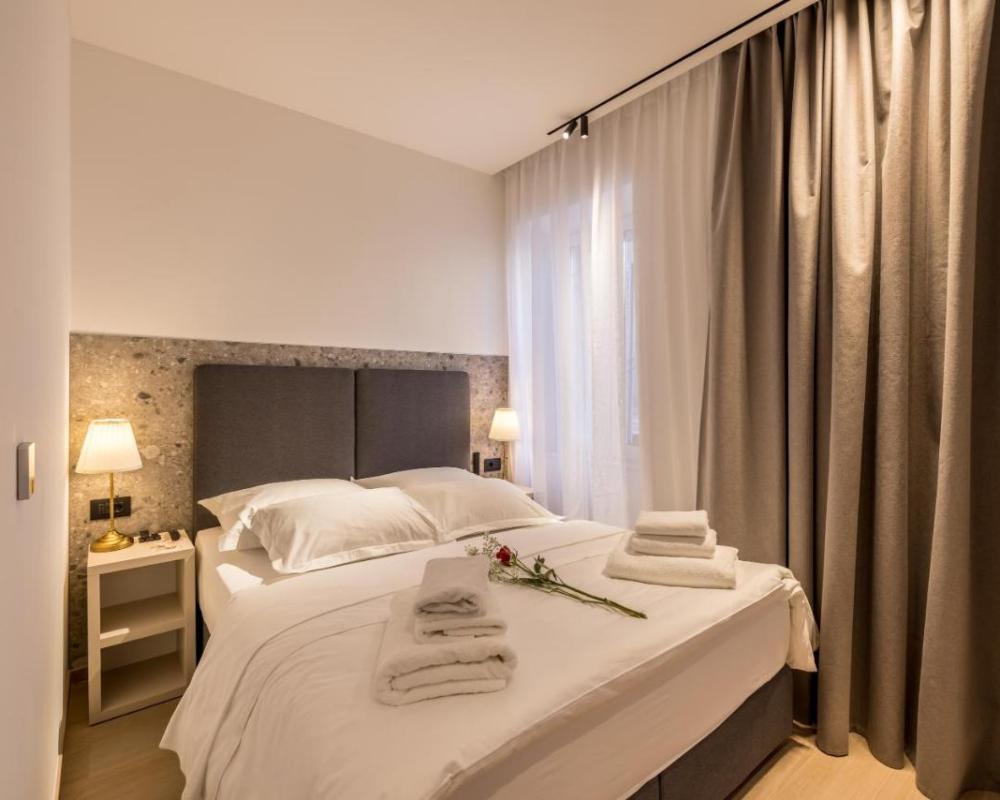 фото Riviera Suites