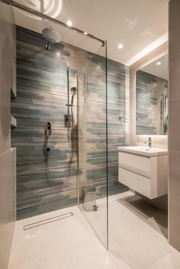 фото Riviera Suites