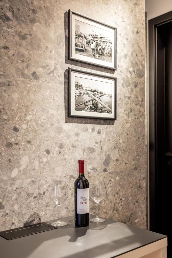 фото Riviera Suites