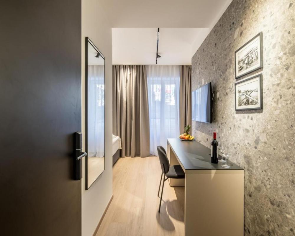 фото Riviera Suites