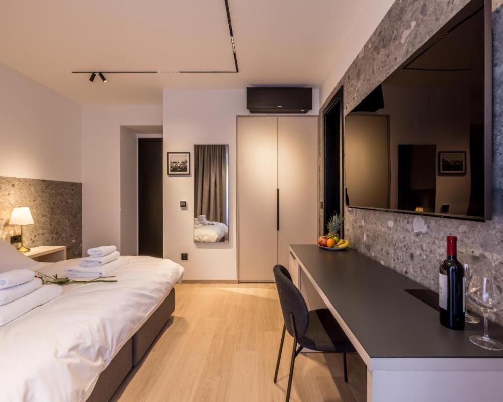 фото Riviera Suites