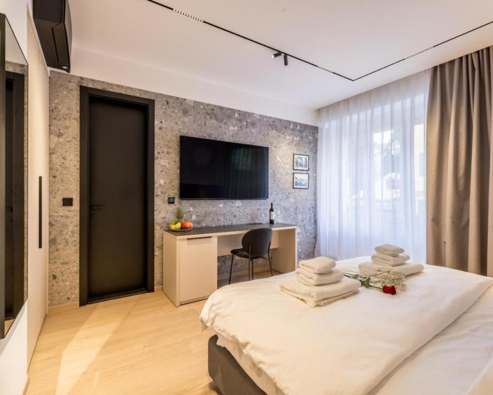 фото Riviera Suites