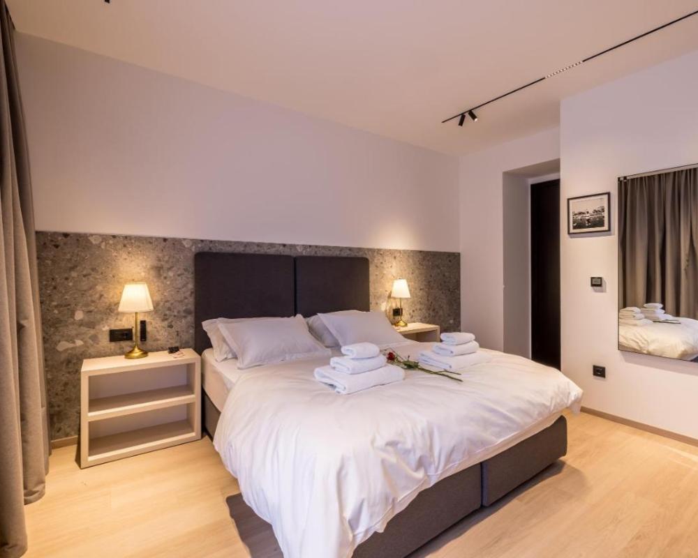 фото Riviera Suites