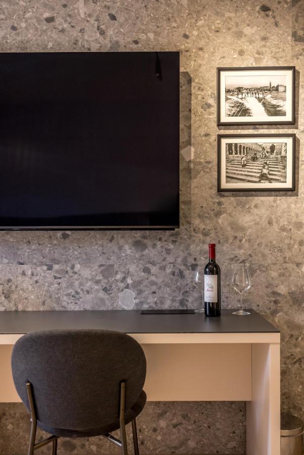 фото Riviera Suites