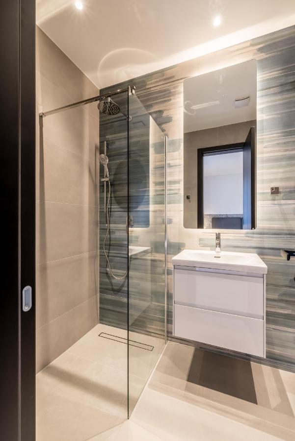фото Riviera Suites