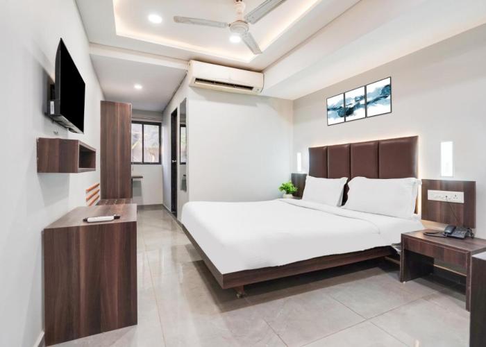 Palette Country Club Surat