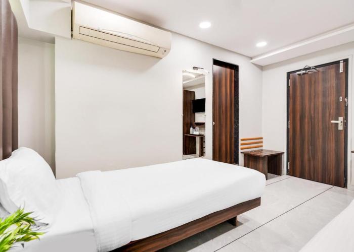 Palette Country Club Surat