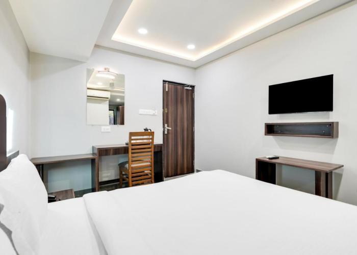Palette Country Club Surat