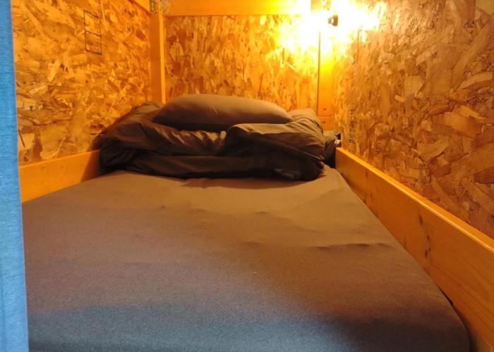 Hostel 鶴々