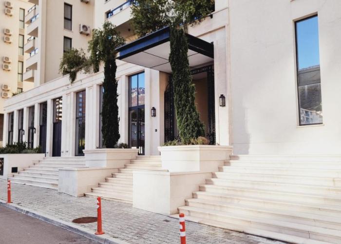 Amber Gloss, Casa Al Mare