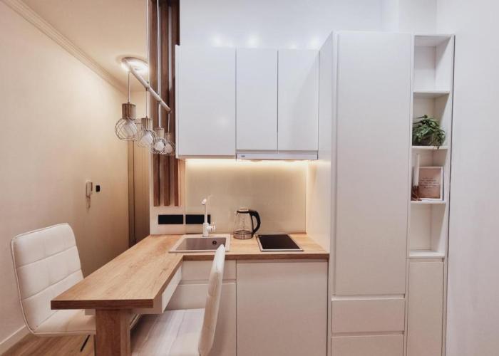 Amber Gloss, Casa Al Mare