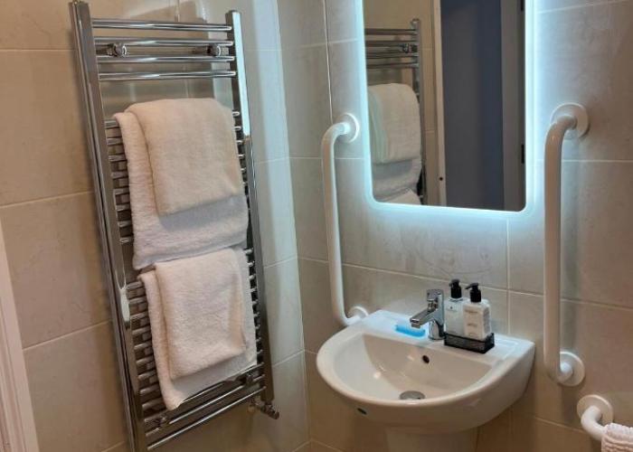 Beautiful Studio apartment in Beaufort Village on Local Link Bus Route
