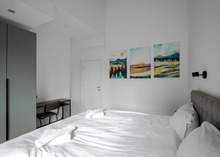 Luminous Central Retreat Spacious 2BD Apartment by Flat Mаnager
