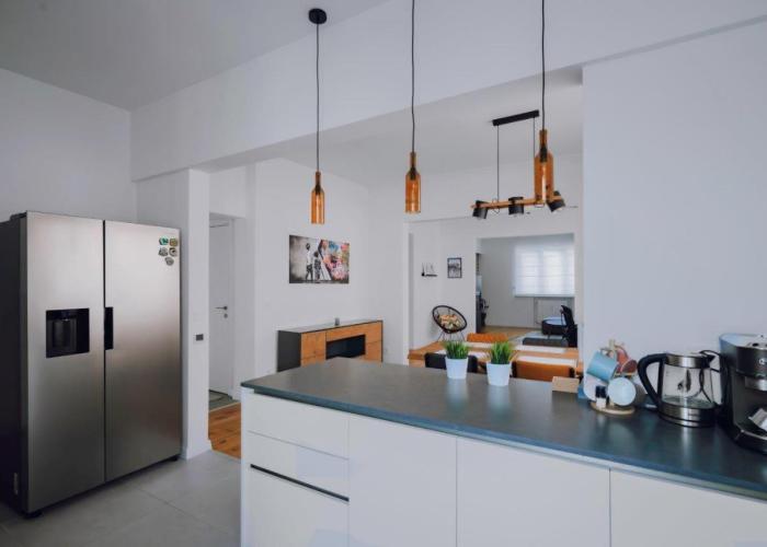 Luminous Central Retreat Spacious 2BD Apartment by Flat Mаnager