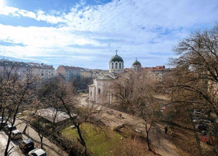 Luminous Central Retreat Spacious 2BD Apartment by Flat Mаnager
