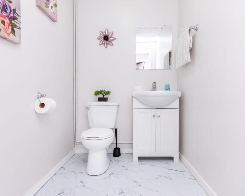 фото Studio King Bed Apartment - Close to Chinatown