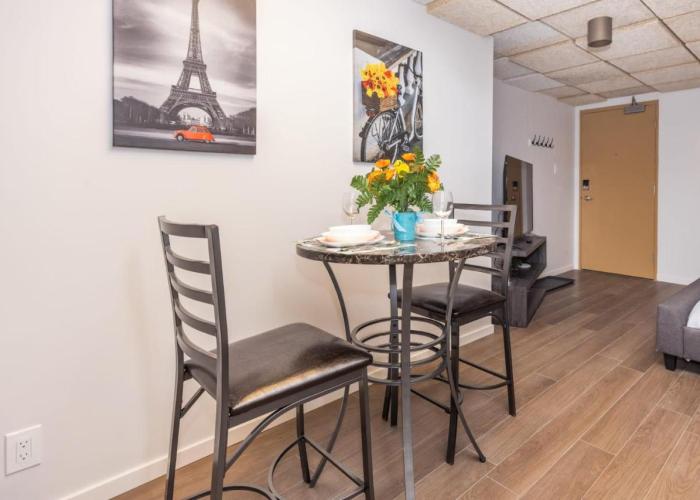 Studio King Bed Apartment - Close to Chinatown