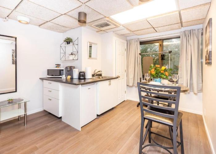 Studio King Bed Apartment - Close to Chinatown