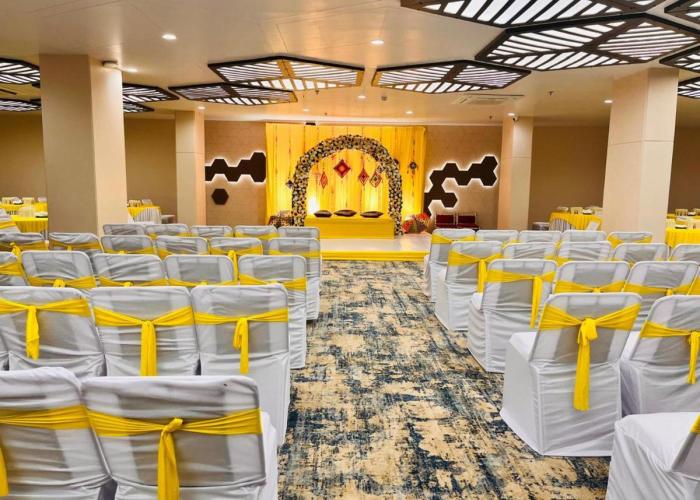 Pam Premium Hotel Vadodara