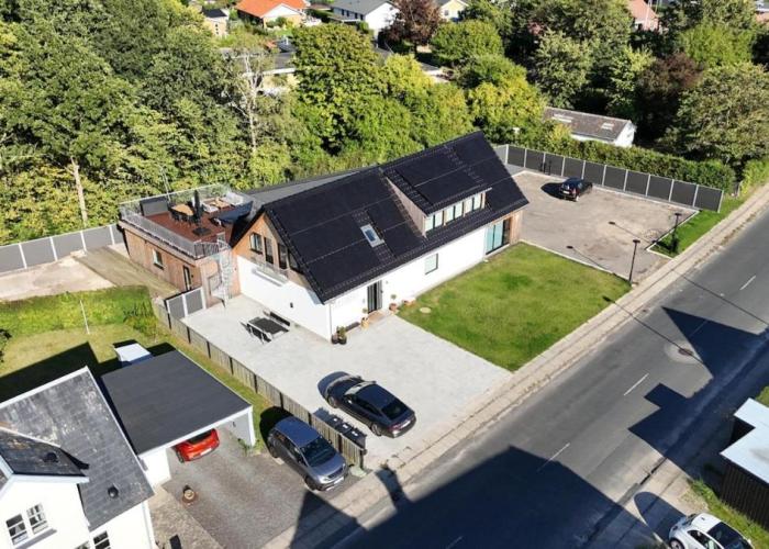 The Butterfly - House in Odense for 7 Persons with Luxury Rooftop Deck & Free Parking