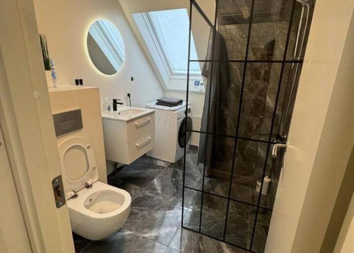 Charming house for 11 persons in Odense with Luxury Rooftop Deck & Free Parking