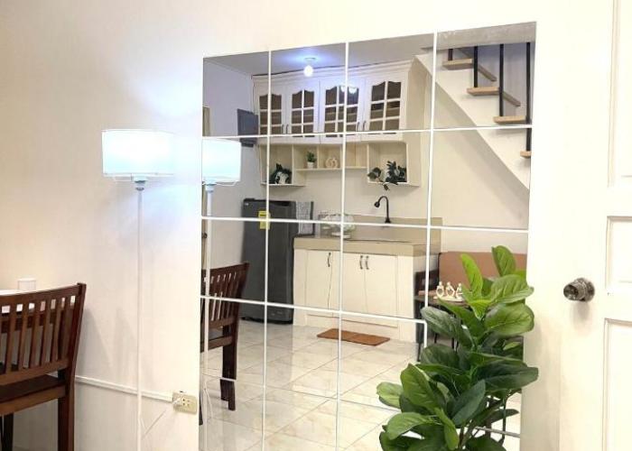 Cute 2 room House with pool access