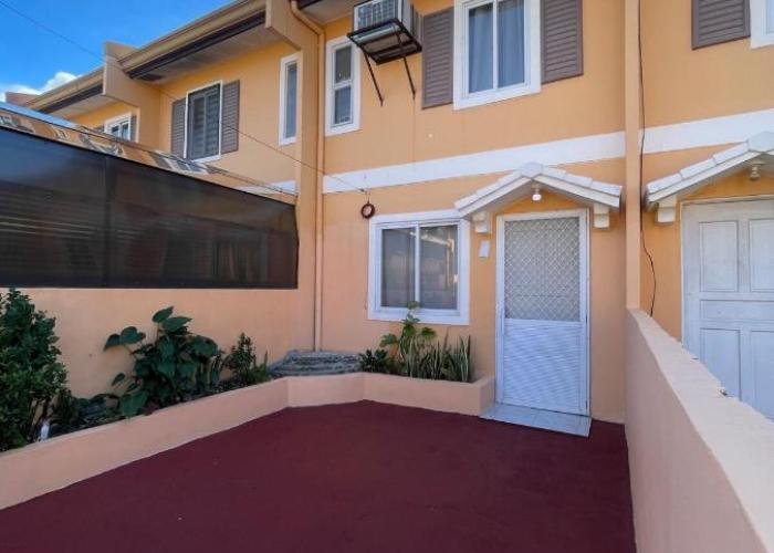 Cute 2 room House with pool access