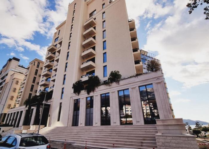 White Pearl, Casa Al Mare